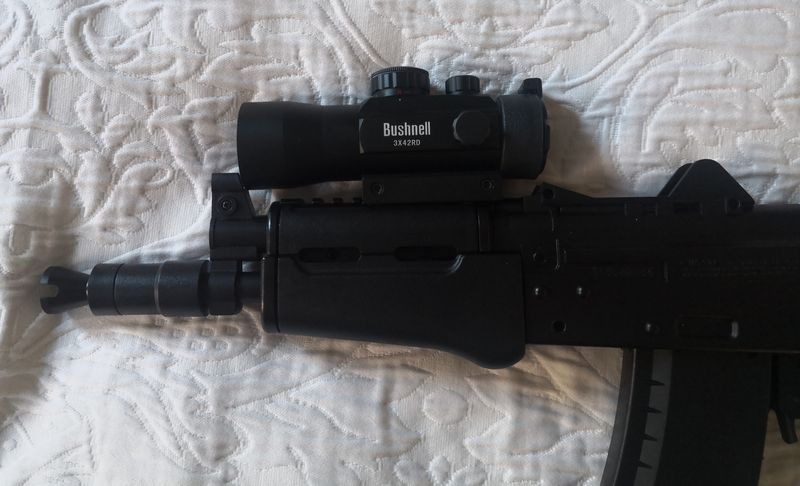 CROSMAN COMRADE AK semi-automatic CO2 BB air rifle. Excellent condition. Used just a few times.