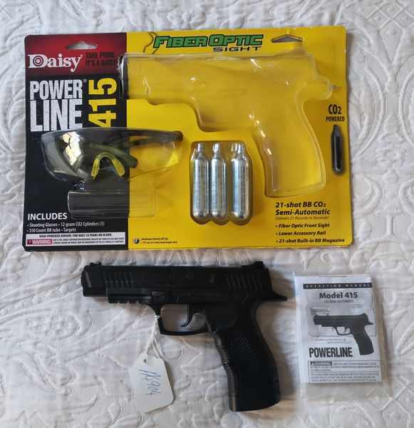 Daisy Model 415 CO2 Pistol Kit – 4.5mm BB Repeater Air Pistol. Brand new, unused!!